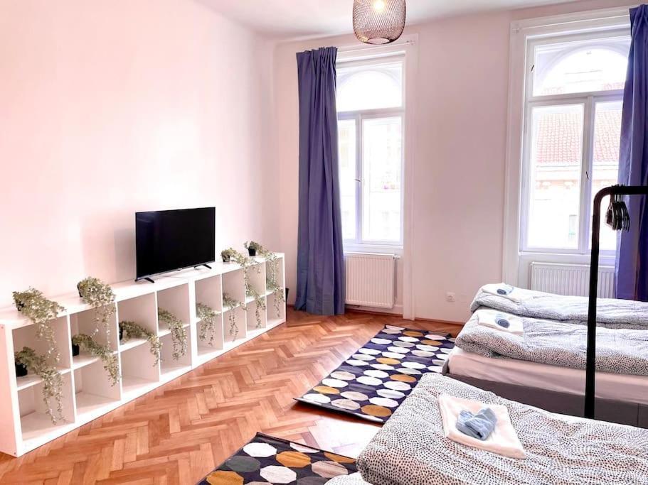 וינה Brand New Spacious & Stylish Aptmt In City-Centre מראה חיצוני תמונה