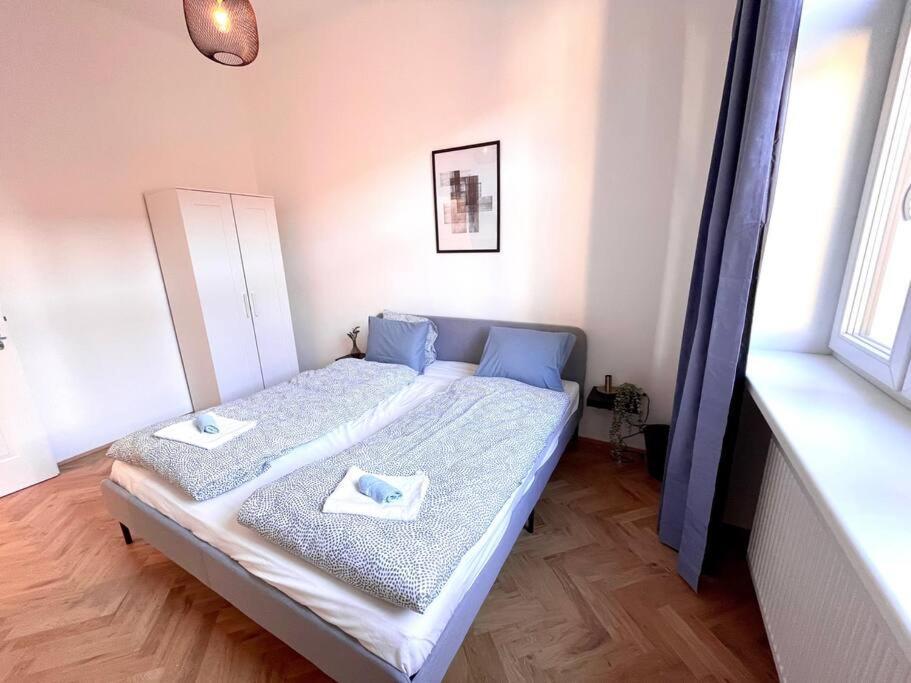 וינה Brand New Spacious & Stylish Aptmt In City-Centre מראה חיצוני תמונה